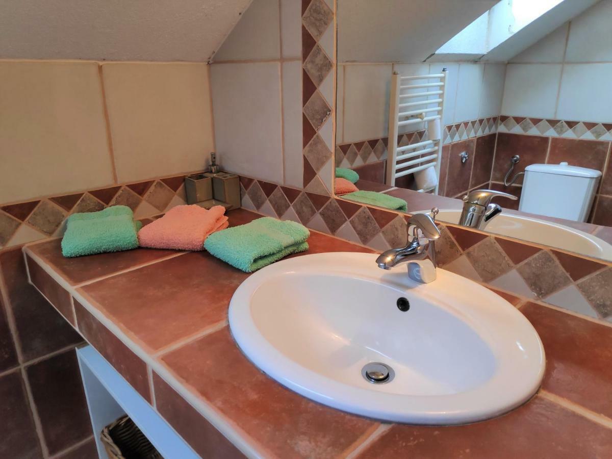 Villa Punta Blava - Beach Front, Ideal For Family Vacation With Kids, Large Terraces With Sea View, Internet, Netflix, No Pets Allowed Obrovac Exterior photo
