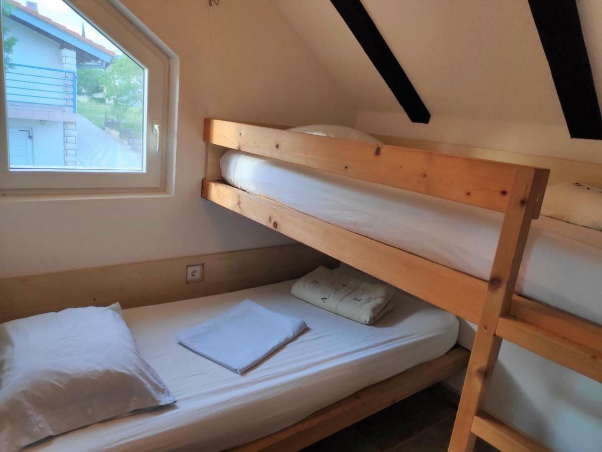 Villa Punta Blava - Beach Front, Ideal For Family Vacation With Kids, Large Terraces With Sea View, Internet, Netflix, No Pets Allowed Obrovac Exterior photo