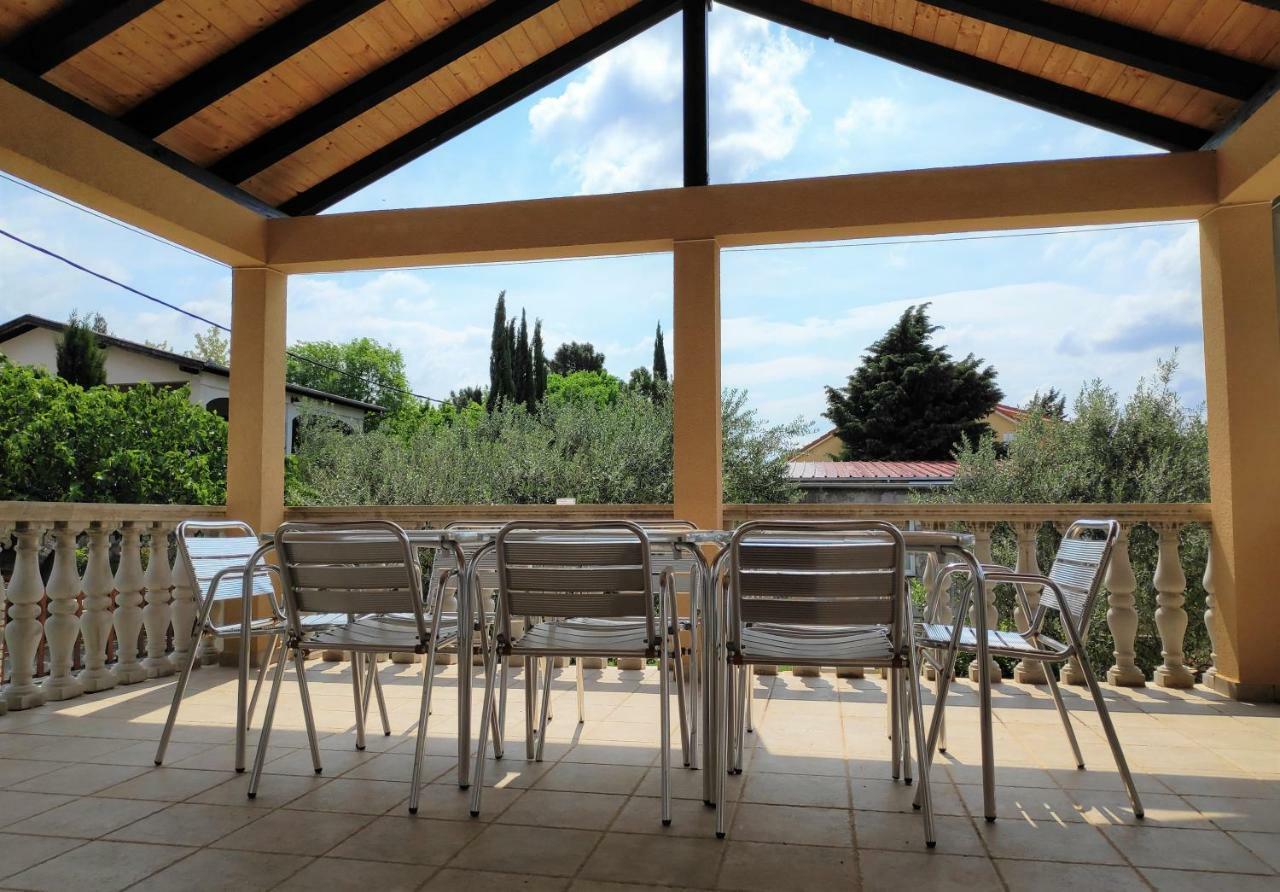 Villa Punta Blava - Beach Front, Ideal For Family Vacation With Kids, Large Terraces With Sea View, Internet, Netflix, No Pets Allowed Obrovac Exterior photo